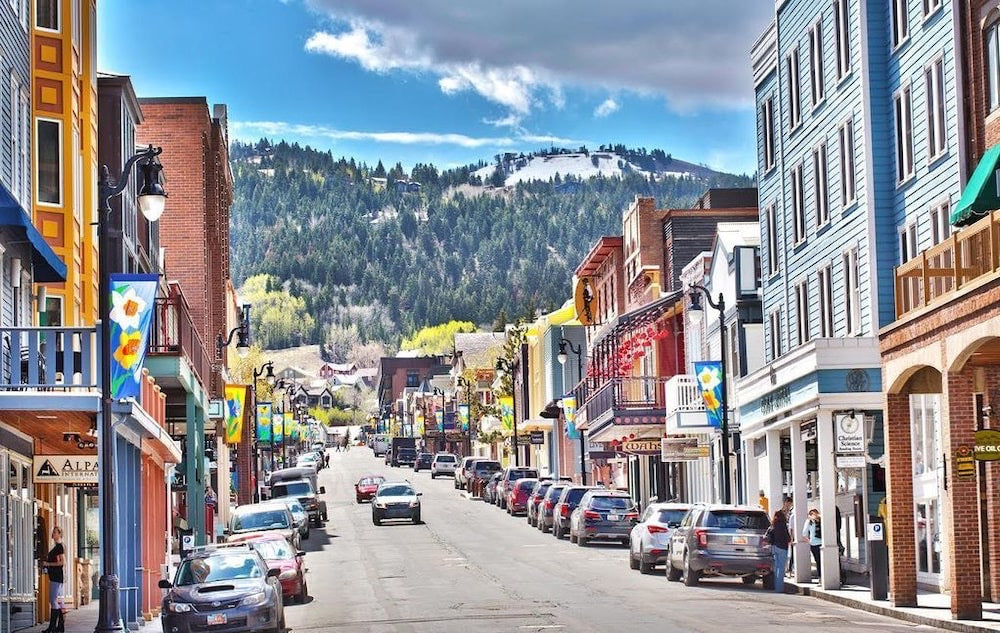 a CAKE Guide: How to summer in Park City like a local