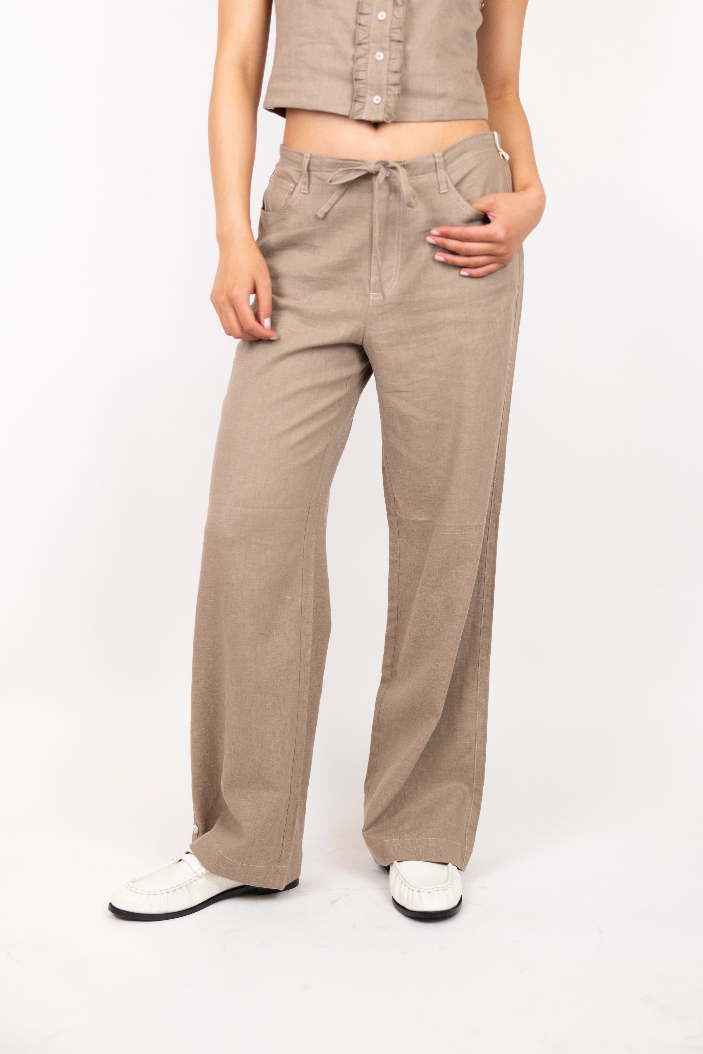 Le Jean Simone Linen Drawstring Pant High Rise Driftwood | cake