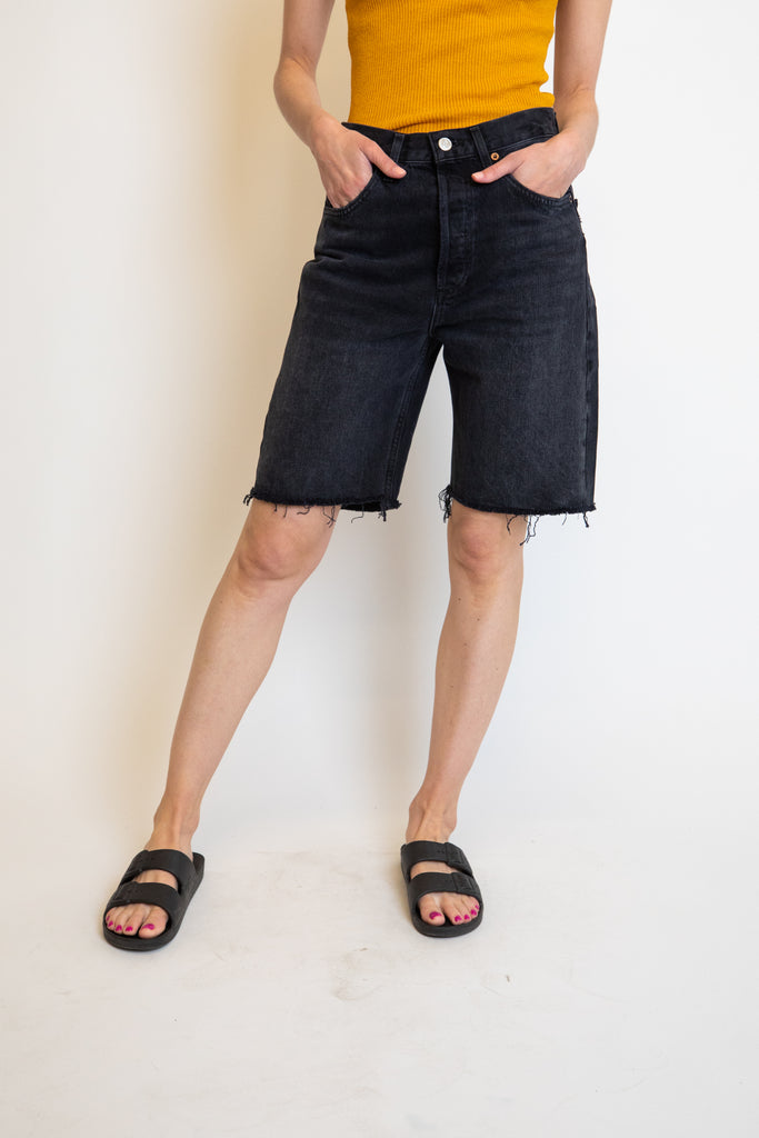 90s Mid Rise Loose Short